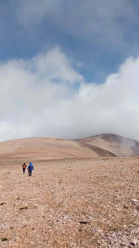 Ascenso al Cerro Zucho vía Laguna Colorada