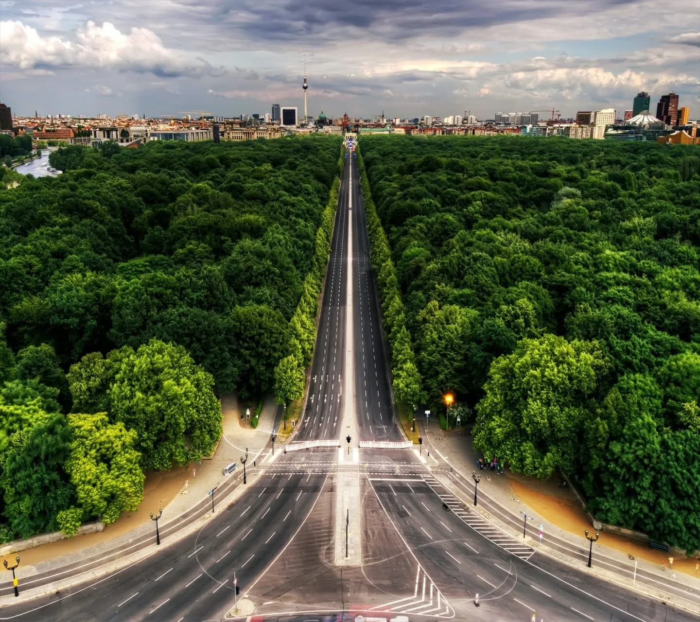 Tiergarten & Government Quarter Walk
