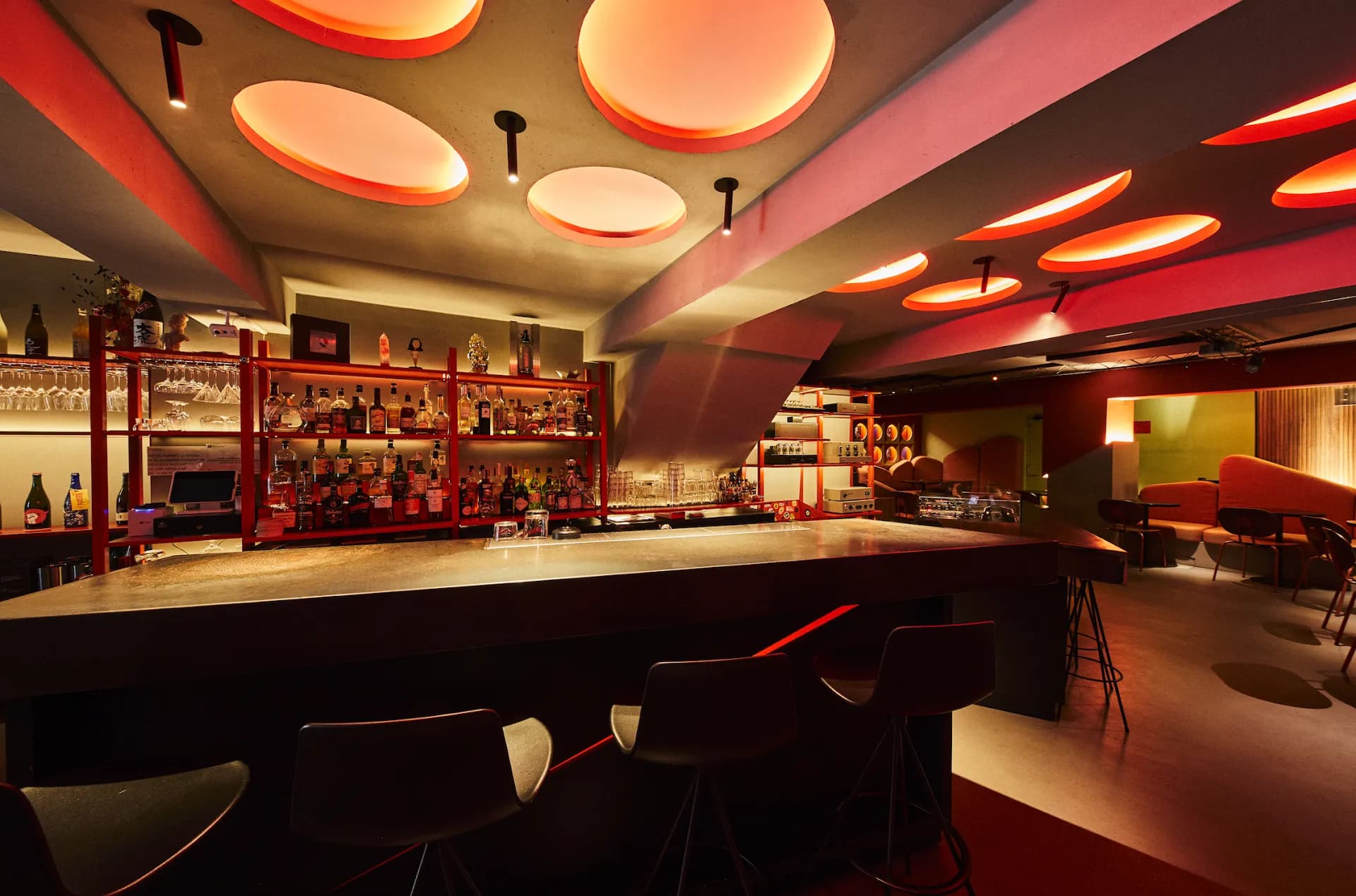 Oblicuo Hi-Fi Bar